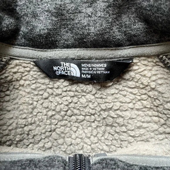 The North Face Men’s Medium Gray Fleece Full Zip Jacket with Shoulder Patch Logo - Picture 6 of 12